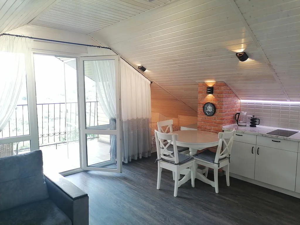 Квартира Квартира Студия - мансарда в тихом центре — Севастополь