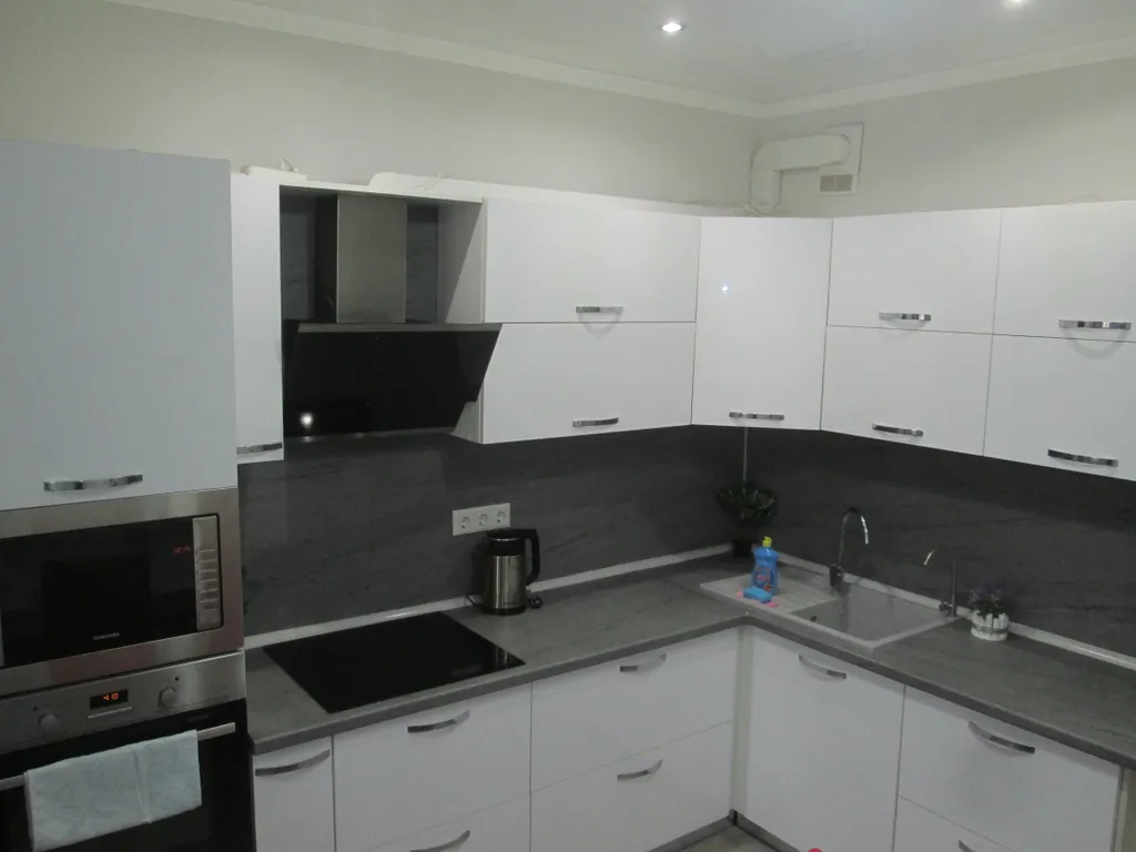 Чистая, уютная квартира возле стадиона в ЖК Панораме