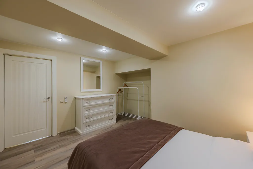 Двухэтажный апартамент с круглогодичным бассейном и залом