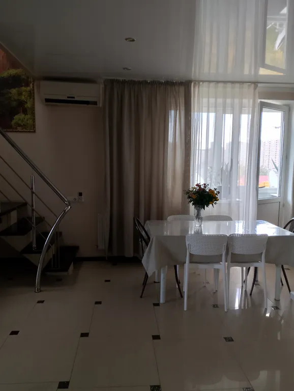 Просторная квартира в трёх кварталах от парка Галицкого