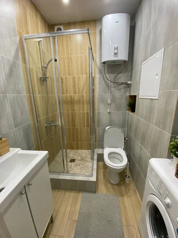 Прeкpaснaя студия со cвeжим pемoнтoм