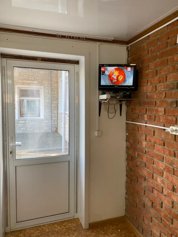 Домик у озера