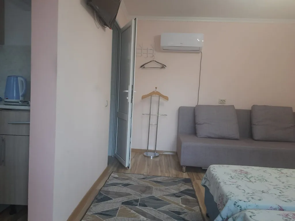 Половина дома недалеко от моря