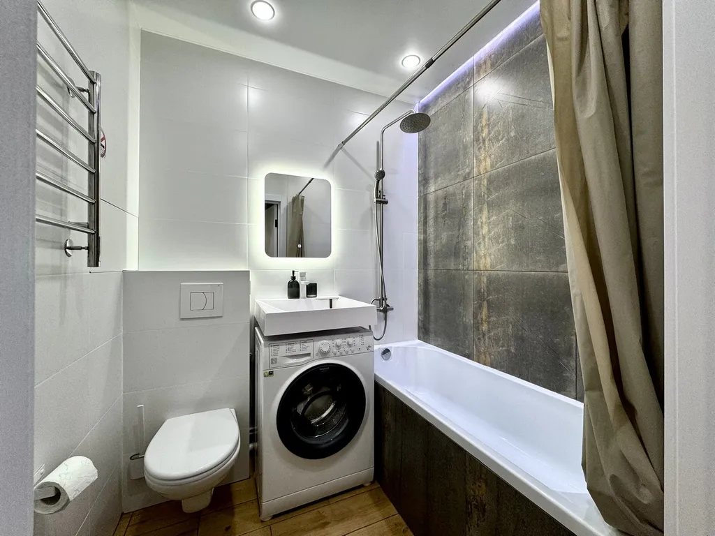 Квартира на Юркина 10