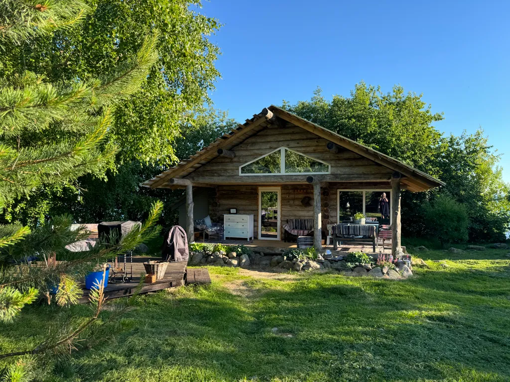 Озерный домик на Онего