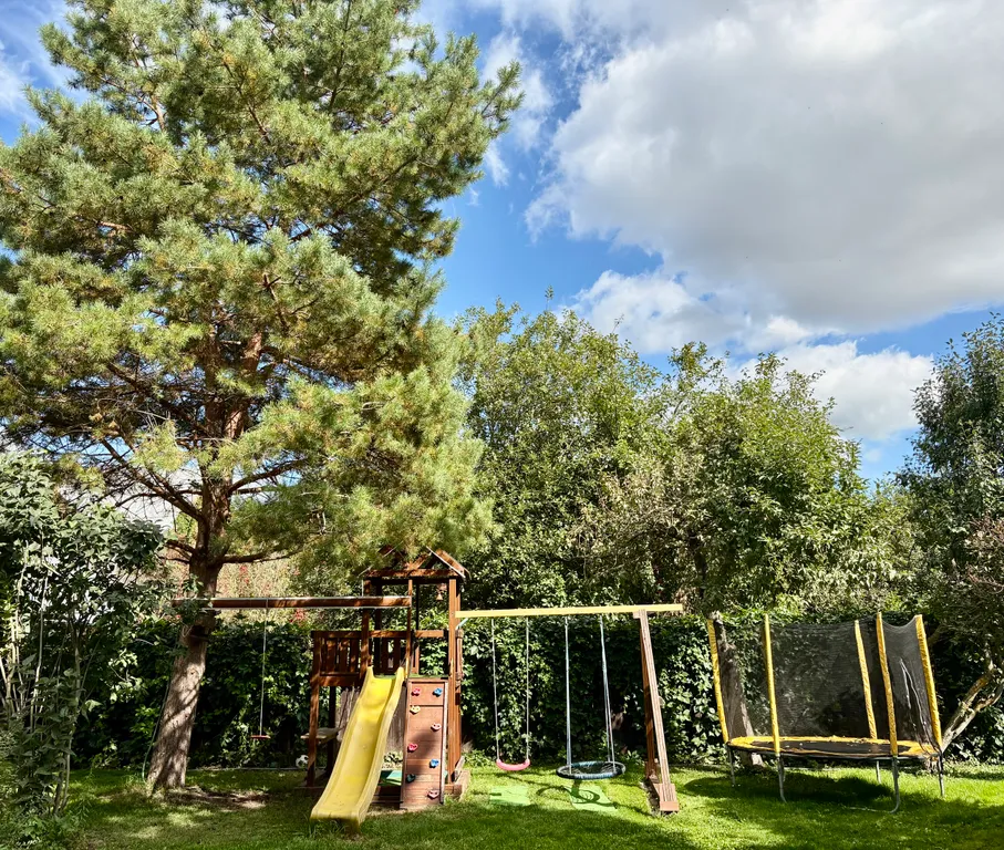 Дом с бассейном