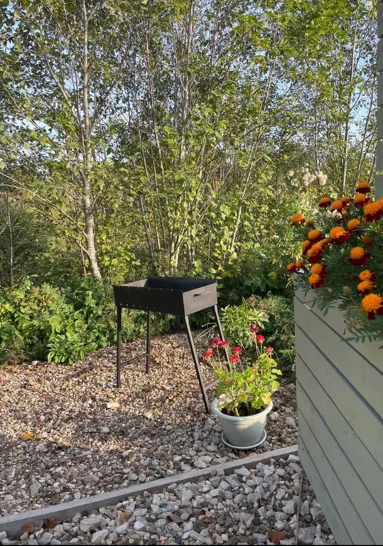 Атмосферный домик вдали от городской суеты