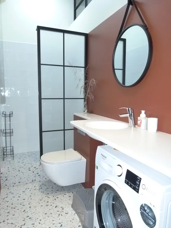 Квартира с дизайнерским ремонтом в японском стиле с бассейном