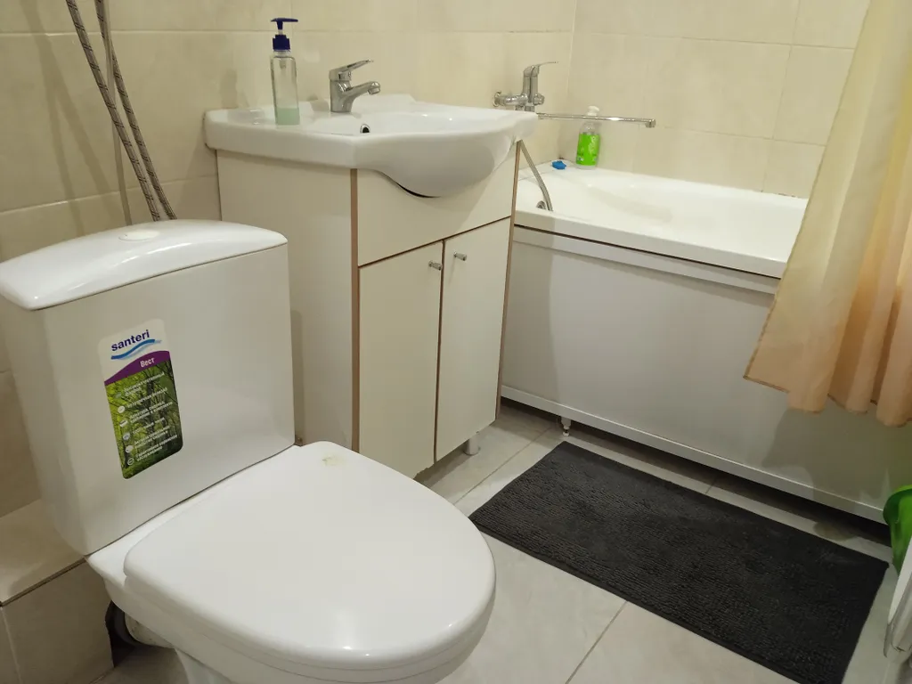 Уютная, комфортная квартира в районе с развитой инфраструктурой.