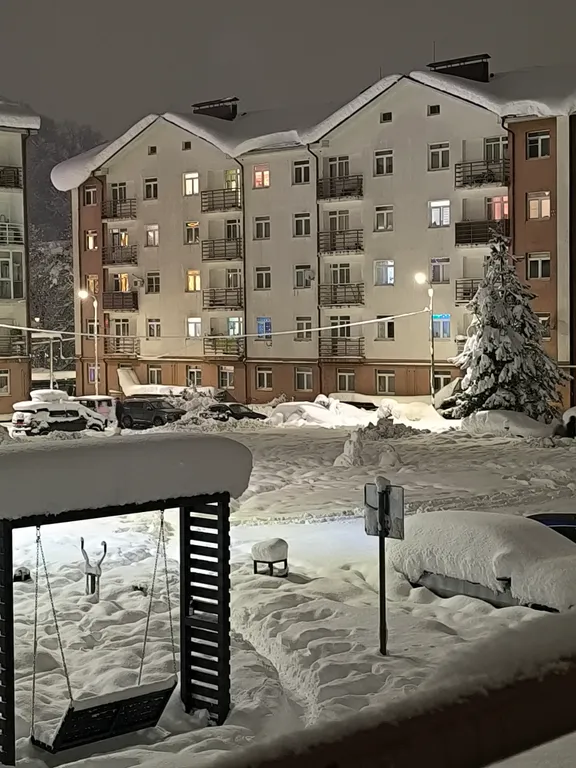 Квартира с балконом и видом на горы