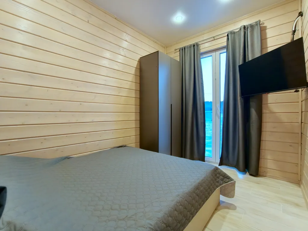 Коттедж Таунхаус на Красном озере — Светлое