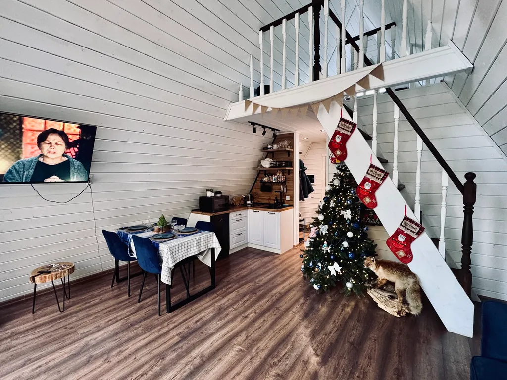 Дом A-frame с купелью, баней и бассейном в сосновом лесу