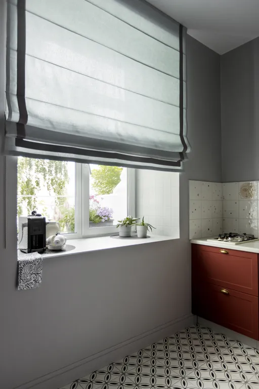 Яркая сталинка с балконом и видом на бульвар