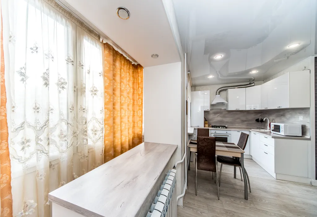 2-ком на набережной в самом центре города