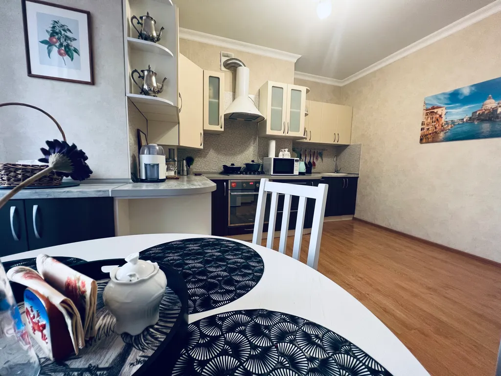 Квартира Квартира с двумя отдельными комнатами, исторический район, просторно — Калининград