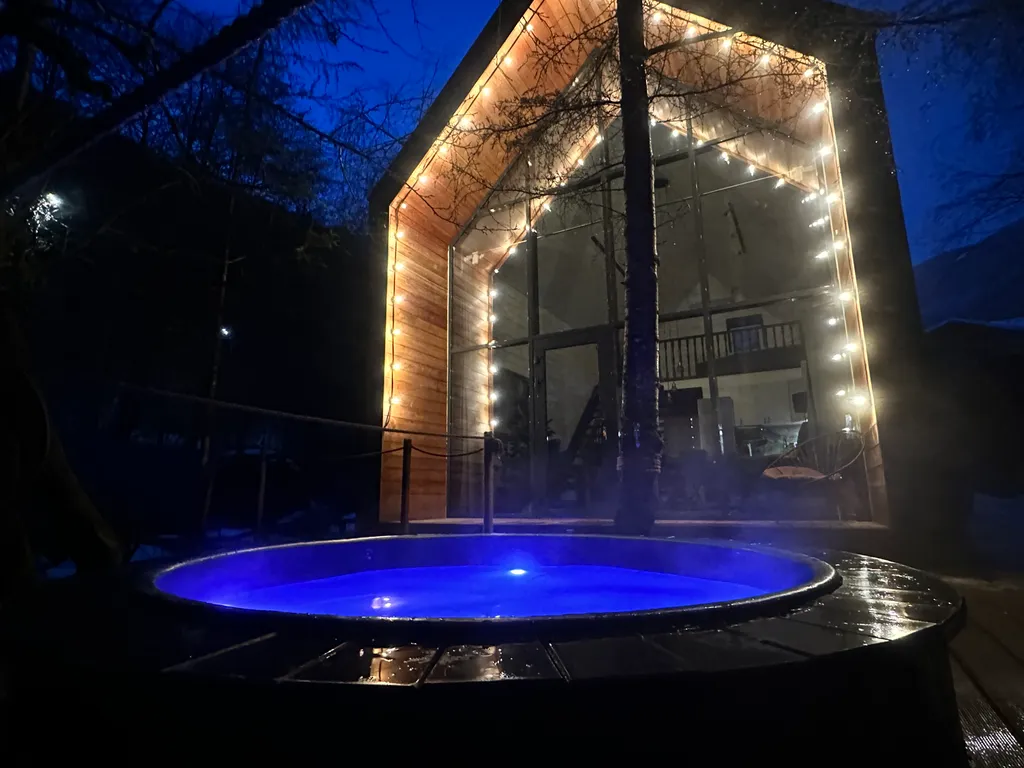 Инстаграмное шале c горячей купелью