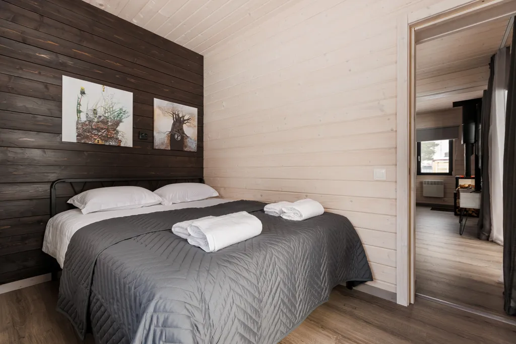 Коттедж Новый комфортабельный дом на берегу лесного озера Маролампи — Стеклянный