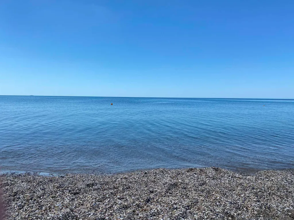 Деревянный сруб на Западном побережье Крыма