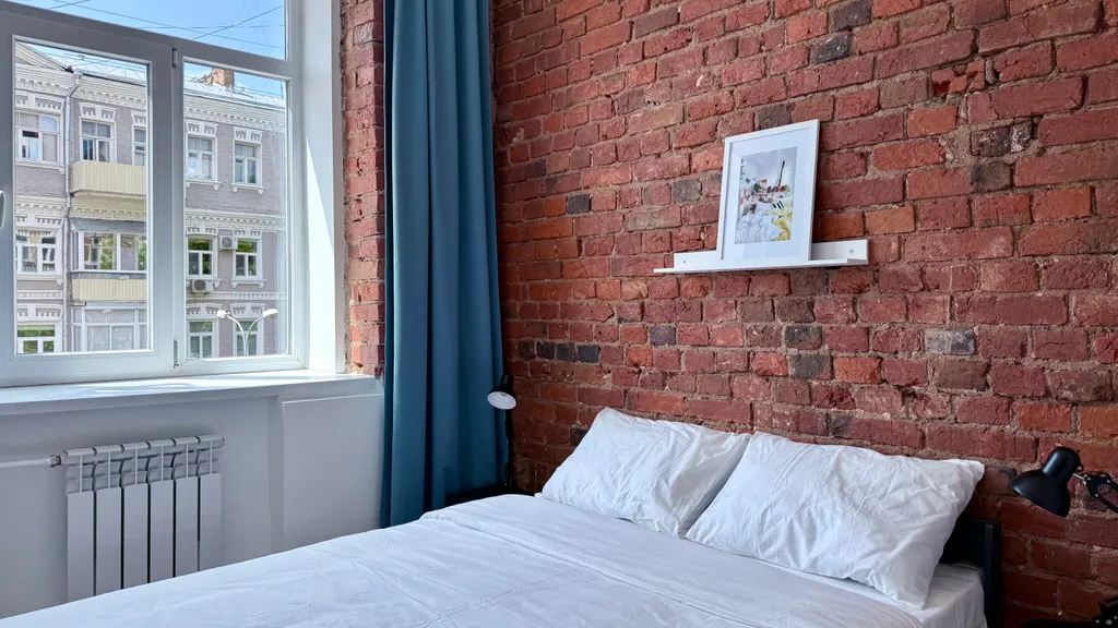Уютная комната в стиле Лофт у метро Парк Культуры