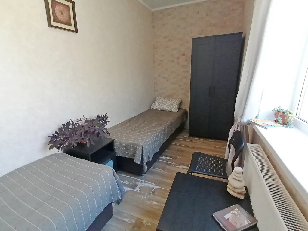 Двухкомнатный современный отдельный дом со своим двором и парковкой