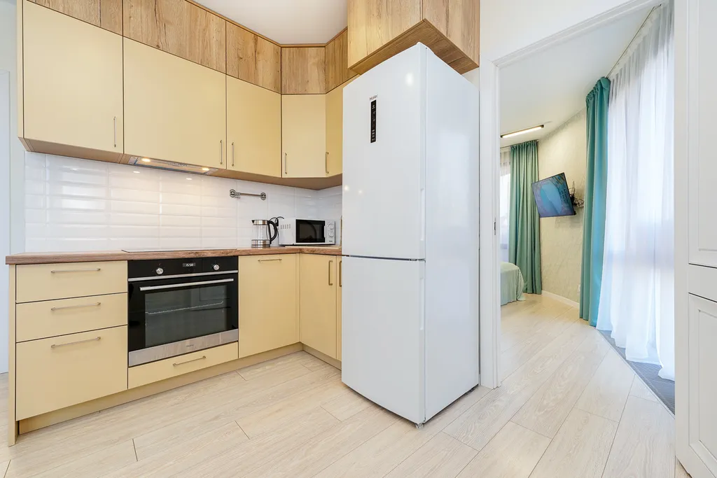 Трехкомнатная квартира у моря с балконом!