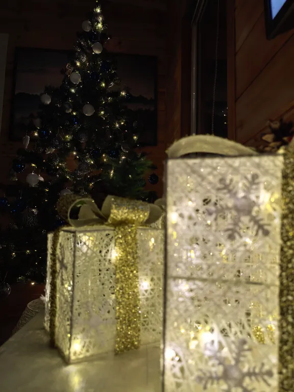 Домик, чан, баня в сосновом лесу, закрытая территория