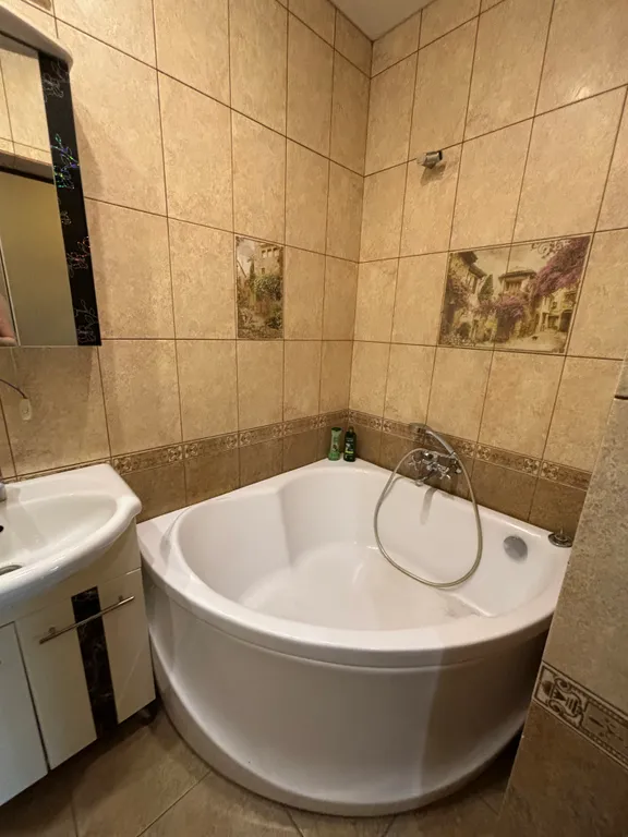 Просторная квартира с 3 изолированными спальнями и отдельным входом