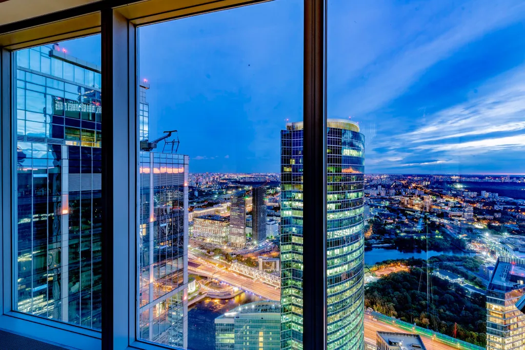 Угловой просторный апартамент 61 этаж