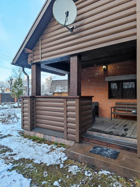 Дом с прудом