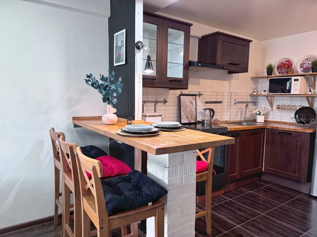 Видовая квартира-студия рядом с вокзалом и тц март