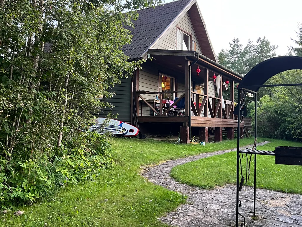 Уютный коттедж у озера