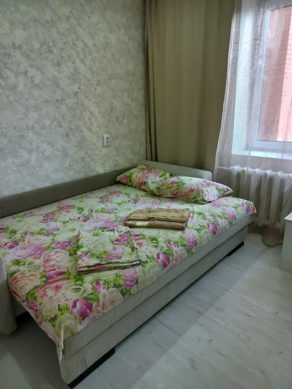 3-х комн. квартира возле Ледовой Арены и стоматологии (р-н Раница)