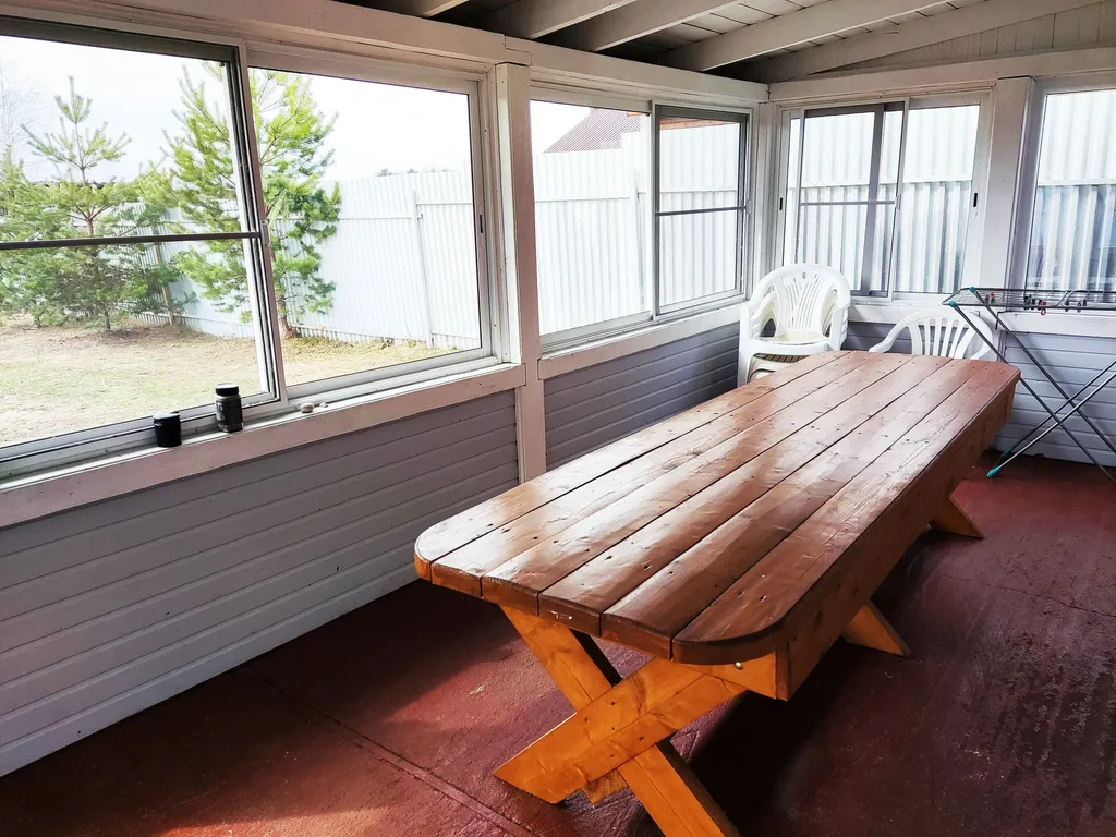 Домик у озера