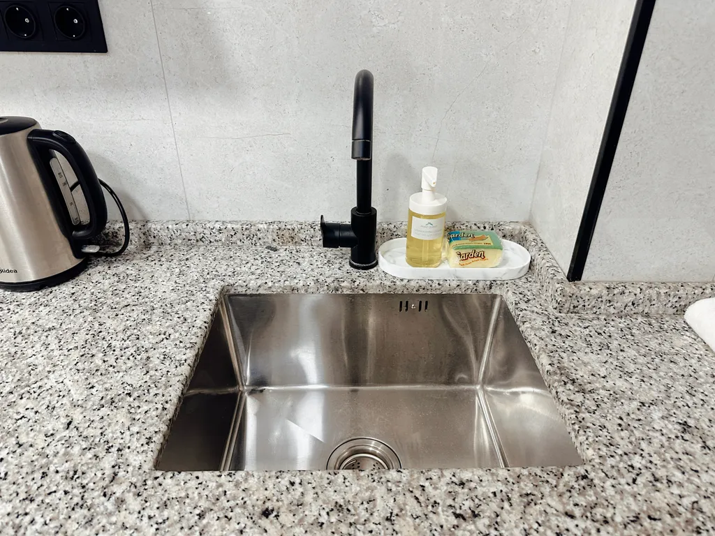 Апартаменты с отдельной спальней на берегу моря