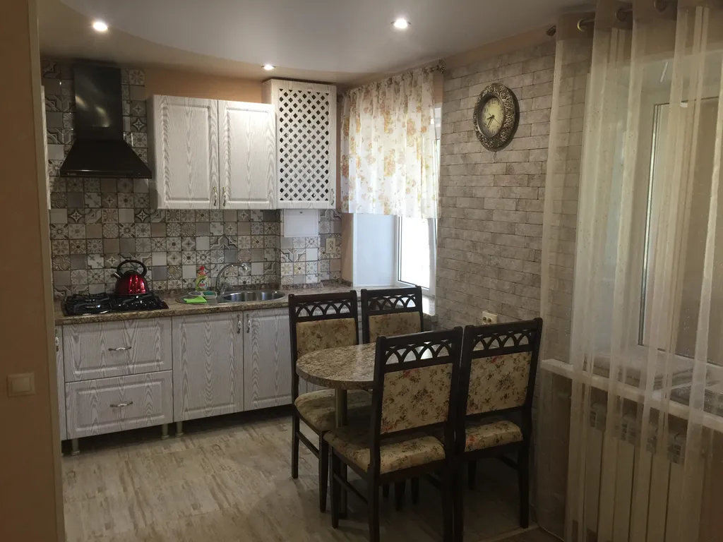 В курортной зоне чудесного зелёного города уютная квартира — аренда посуточно в Железноводск