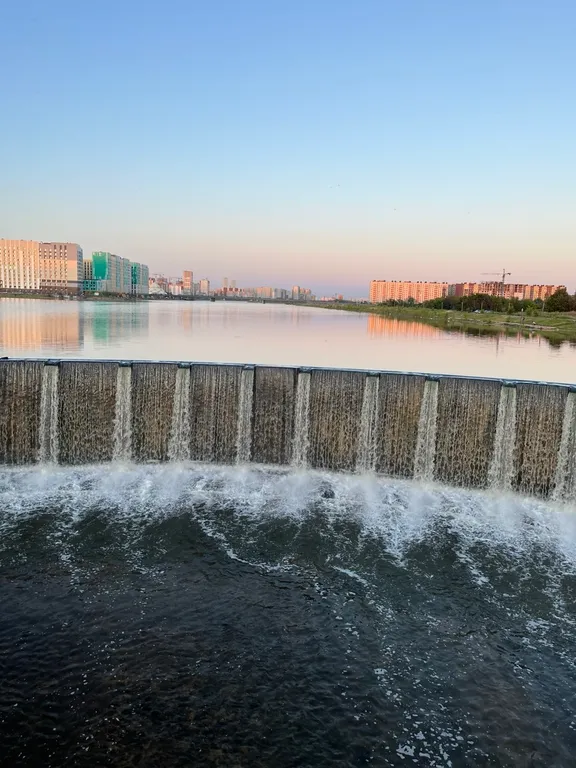 Современная квартира у набережной