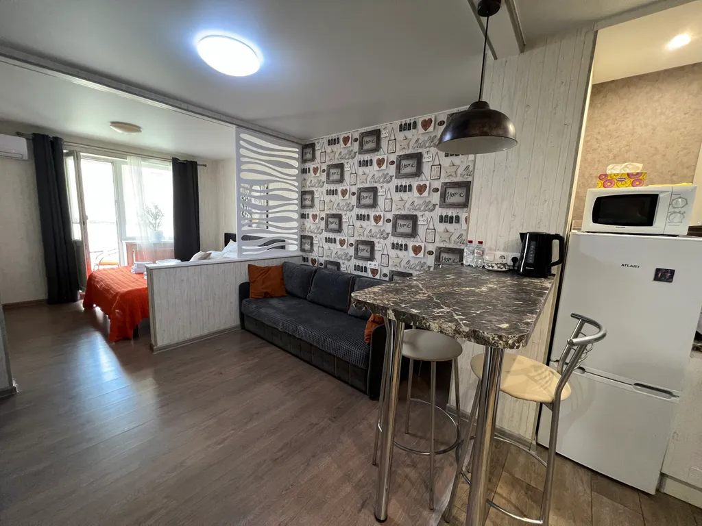 Уютная студия с панорамным балконом рядом с ТРЦ Мега и Шереметьево