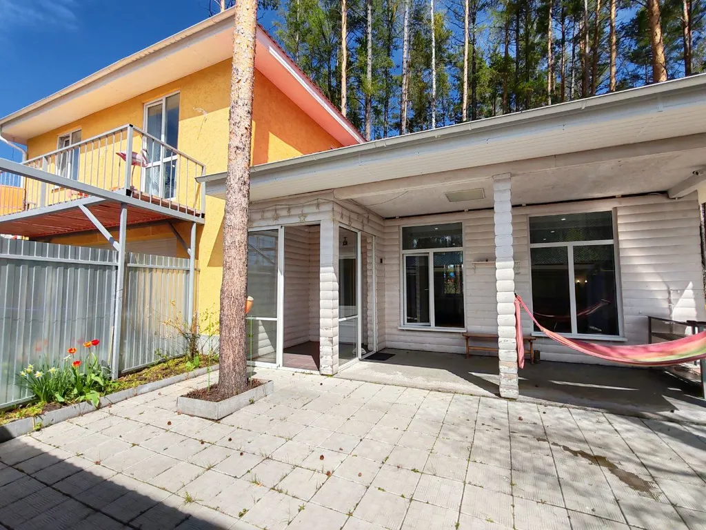 Коттедж в лесу