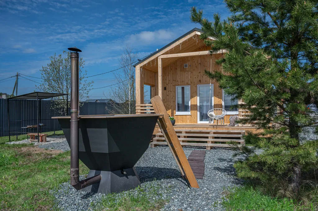 Просторный гостевой хороший дом с горячим банным чаном и баней