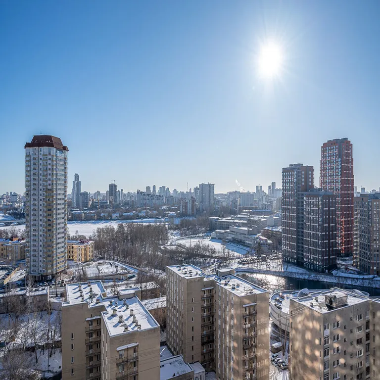 Квартира Квартира с балконом и видом на набережную — Екатеринбург