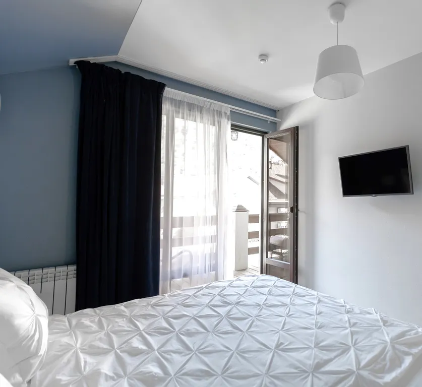 Дом целиком с личной парковкой в центре курорта