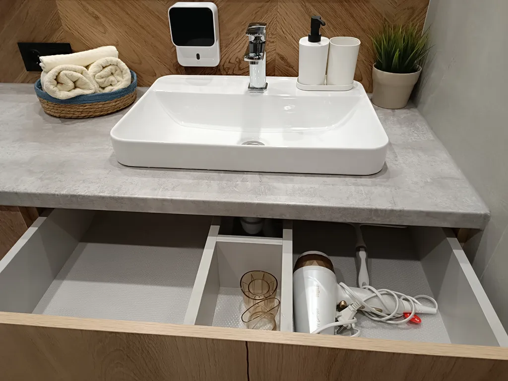 Современная однокомнатная квартира с кондиционером, в центре