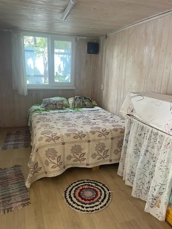 Дача с двориком и с кухней