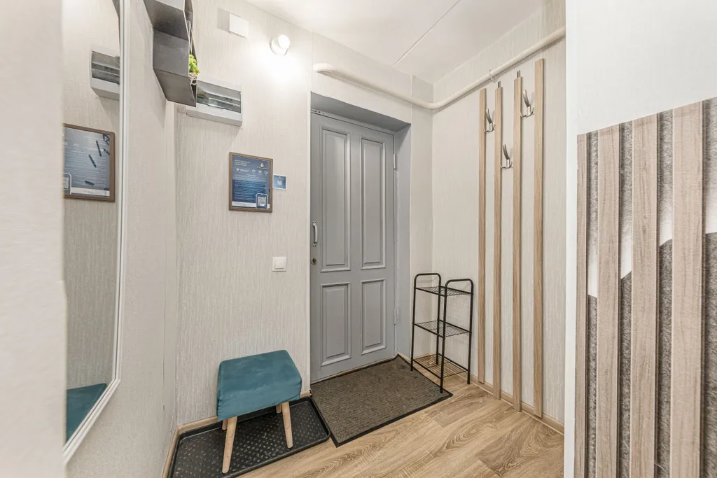 Двухкомнатная квартира в живописном месте у набережной