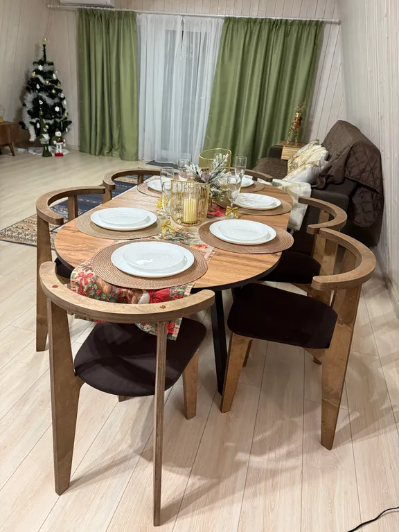 Уютный дом a-frame на окраине леса