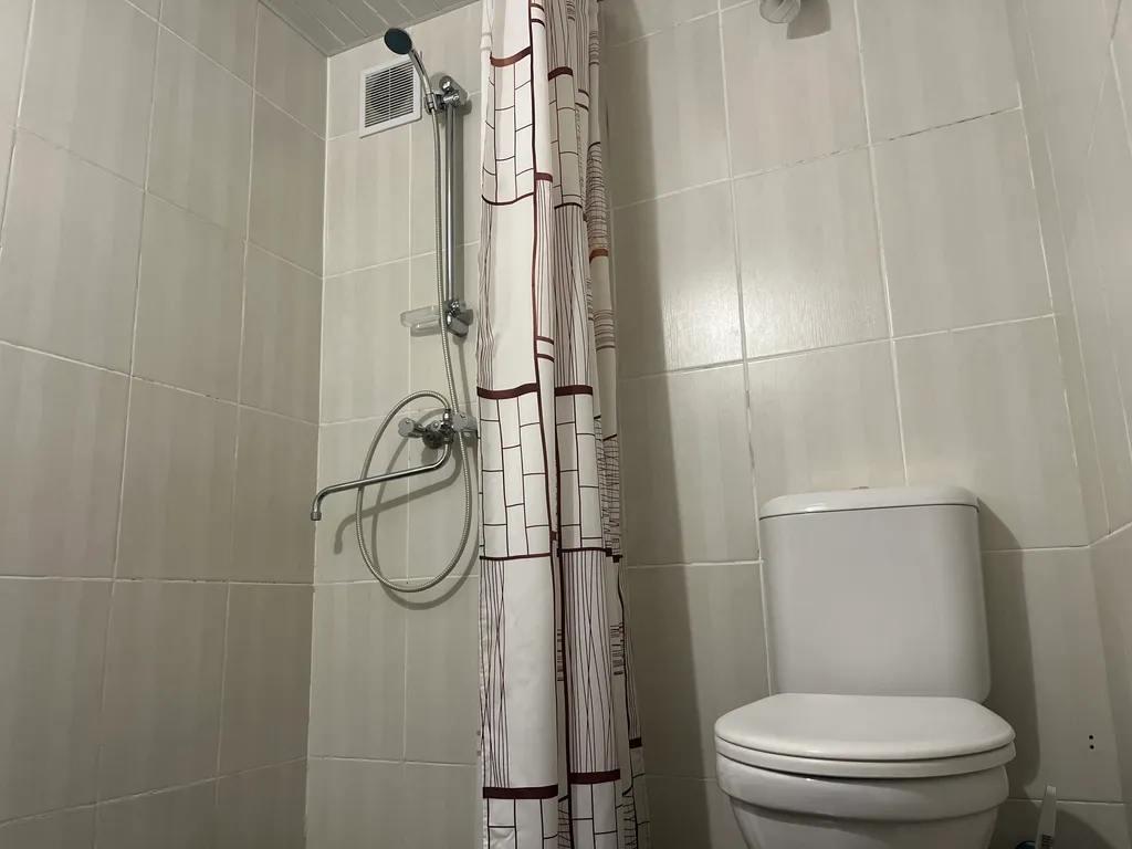 Трехместный улучшенный с ванной комнатой