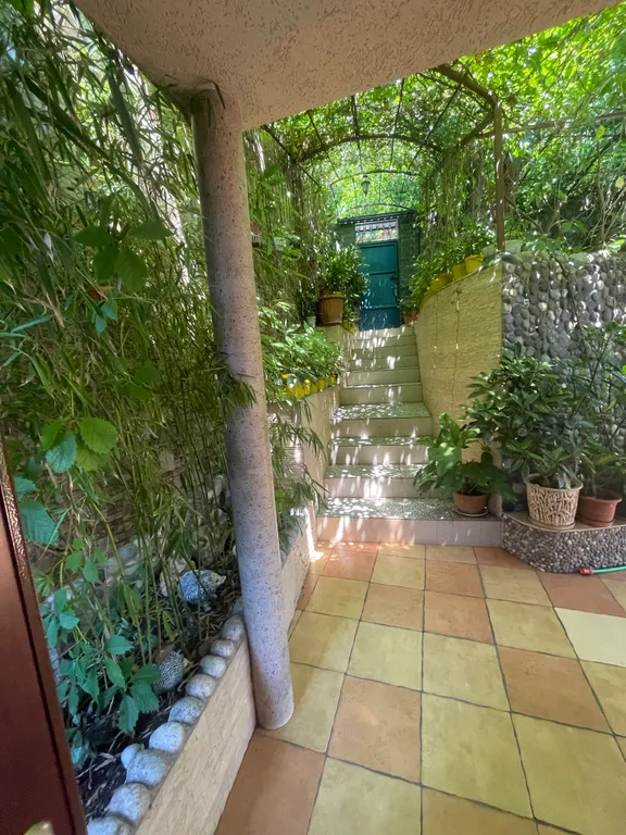 Апартаменты с видом на море и на гору Ай-Петри