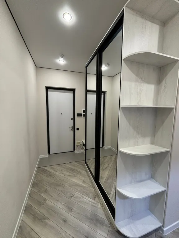 Estet вблизи ТРЦ Mega