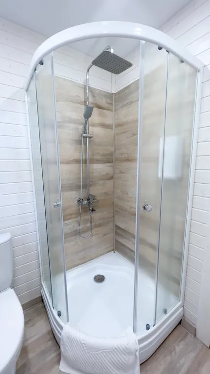 Коттедж Дом с интересным наполнением в Крымской Швейцарии — Орлиное