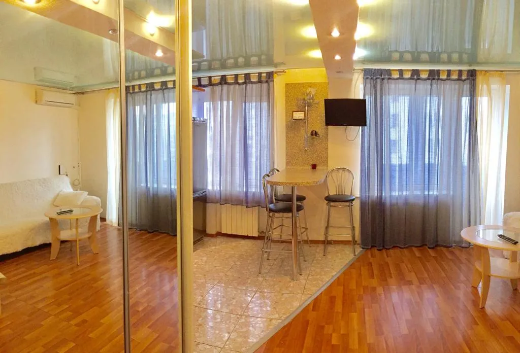 Студия на Набережной рядом Сарниито